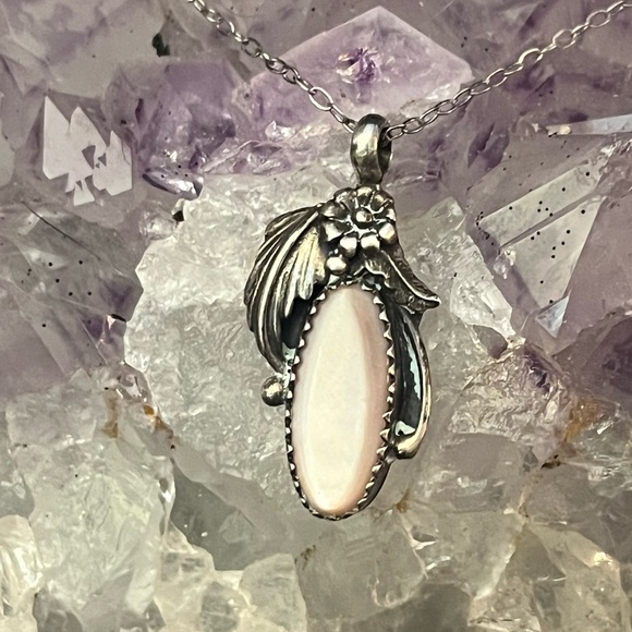 Sterling Silver with Mother of Pearl Accent - Picture 1 of 2